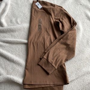 NWT GAP L BROWN LONG SLEEVE T